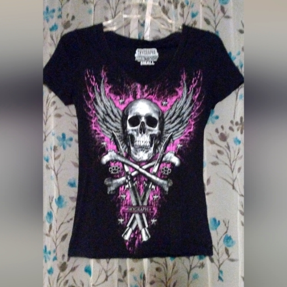 Sky graphx shirt size small